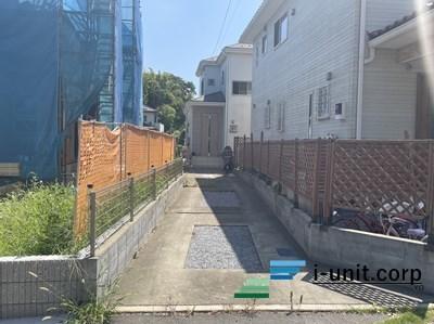 カースペース３台駐車可能。