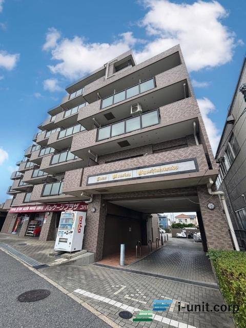 南西向きで採光・通風良好です｡