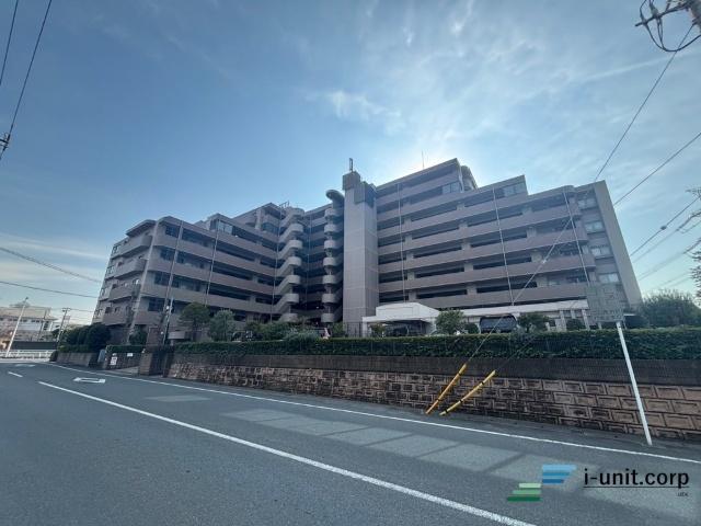 南東向きで陽当たり良好です。