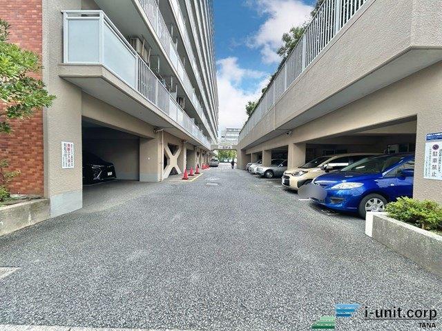 コープ野村本八幡 駐車場