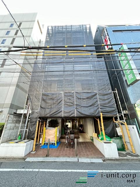 駅前にはお買い物に便利な施設が充実。