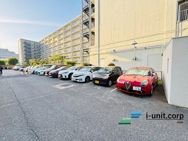ルネ市川中山マンション 駐車場