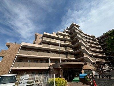 総戸数121戸の大規模マンションで、管理体制も良好です。
