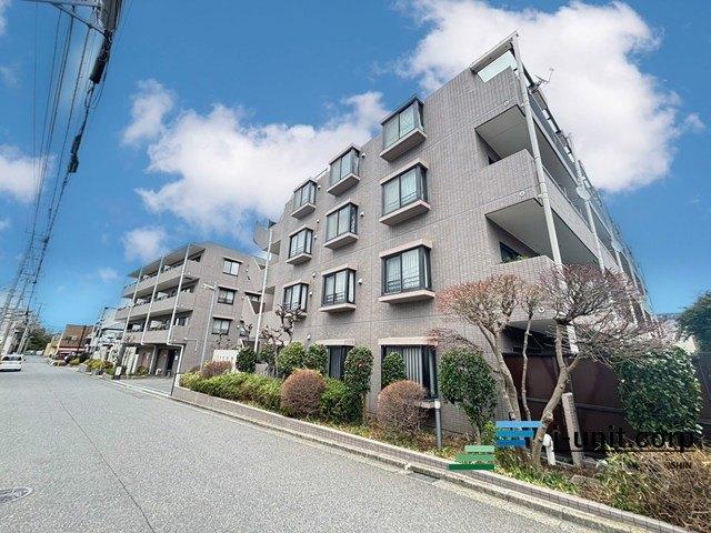 今日も、明日も、この街で、きっと誰かが幸せになる物語が描かれているはずです。