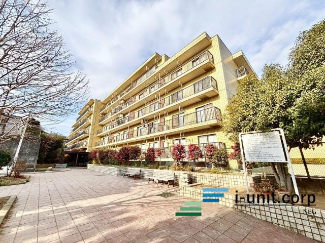 今日も、明日も、この街で、きっと誰かが幸せになる物語が描かれていくはずです。