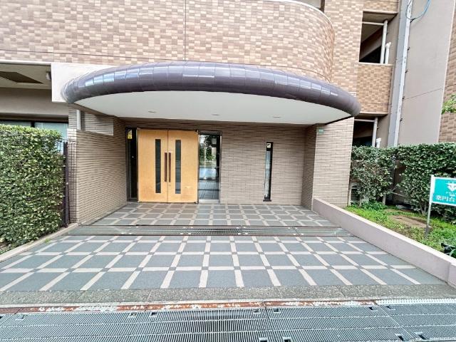 南東向きのバルコニーで日当たり◎