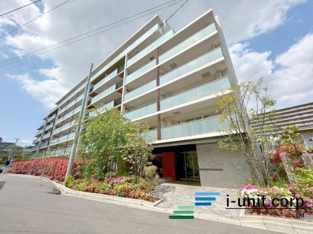 温もりを感じさせる外観です。