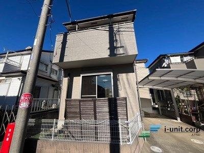 キッチンが独立した作りで来客時にはゆっくりとお料理できますね。