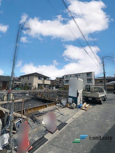 ベビーカーやキャンプ用品等趣味の物も仕舞える土間収納あり！