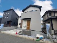 本物件は閑静な住宅街に位置しています。落ち着いた生活ができそうですね。