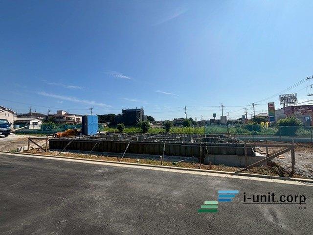北習志野駅バス12分です。閑静な住宅街です。