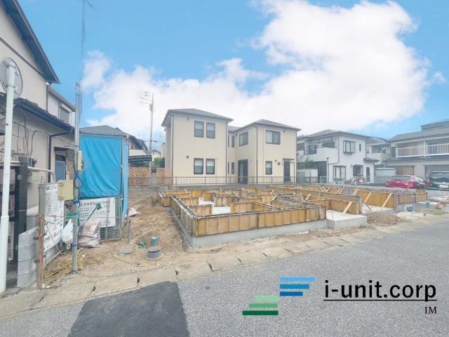 小学校もすぐ近くです。