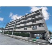 京成松戸線「薬園台」駅徒歩2分の好立地です。