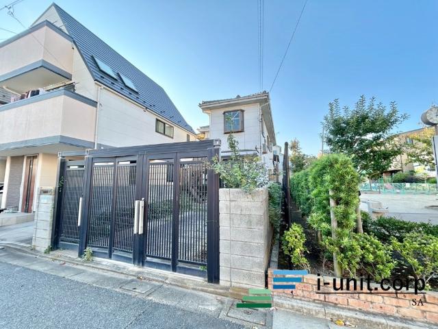 都営新宿線『篠崎』駅徒歩14分です。