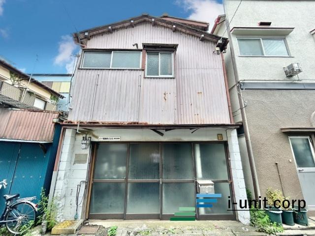 閑静な住宅街で交通量の少ない前面道路です。