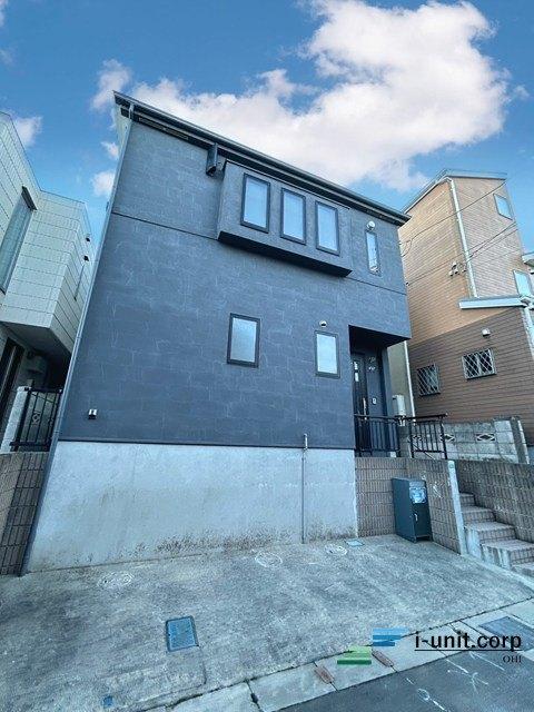 築浅のデザイナーズ物件です。