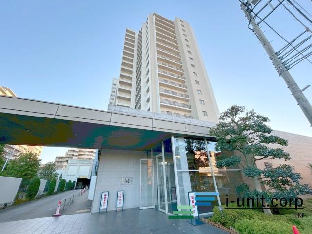 大型ショッピングモールすぐ近くです。