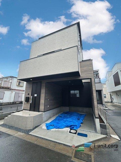 角地物件に付き、日当たり良好です。