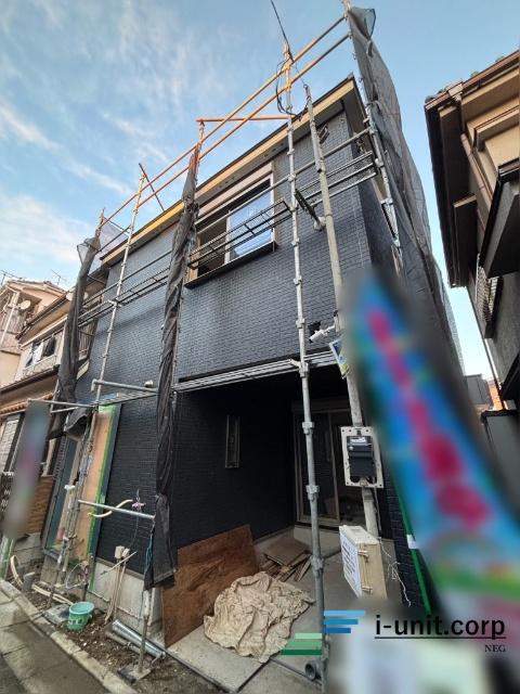 人造大理石のシステムキッチン