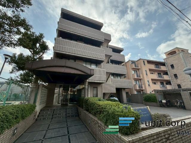 今日も、明日も、この街で、きっと誰かが幸せになる物語が描かれていくはずです。