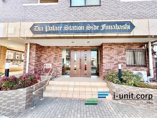 今日も、明日も、この街で、きっと誰かが幸せになる物語が描かれていくはずです。