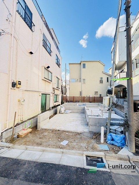 今日も、明日も、この街で、きっと誰かが幸せになる物語が描かれているはずです。