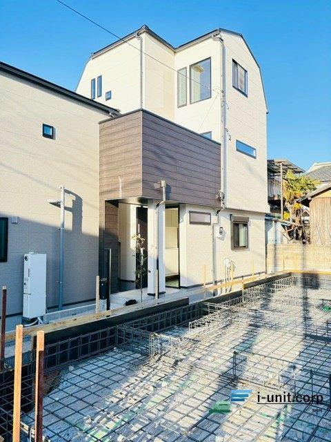 今日も、明日も、この街で、きっと誰かが幸せになる物語が描かれているはずです。