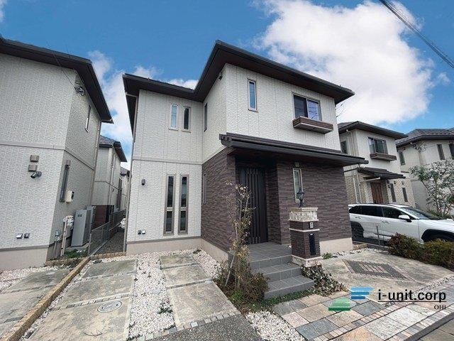 トヨタホーム施工の軽量鉄骨住宅です。