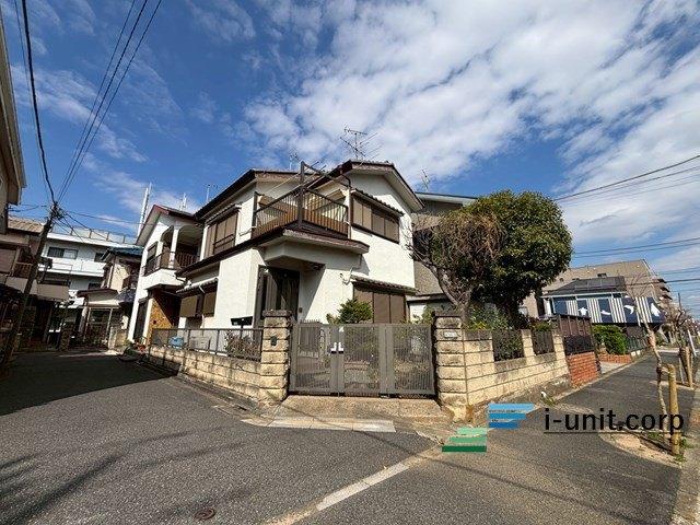 南向き角地で日当たり良好です。