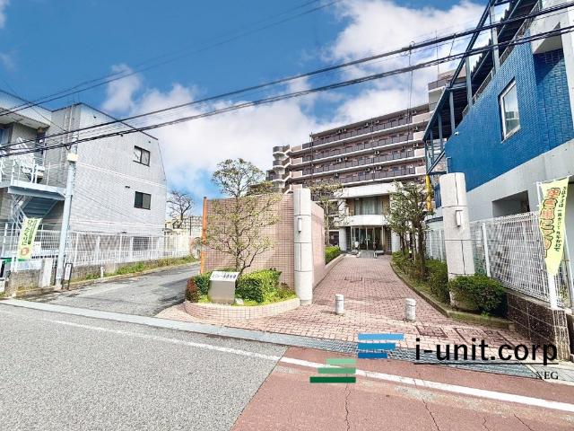 今日も、明日も、この街で、きっと誰かが幸せになる物語が描かれていくはずです。