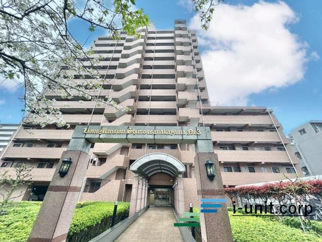 総武線『下総中山』駅徒歩8分です。