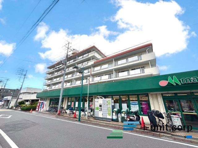 コンビニ・スーパー徒歩1分。