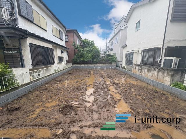 「馬橋」駅徒歩9分、「新松戸」駅徒歩17分です。