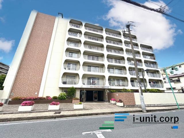 「下総中山」駅徒歩5分。
