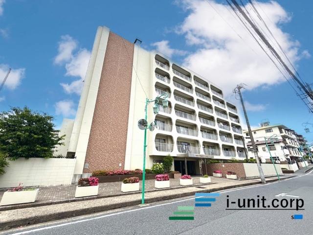 今日も、明日も、この街で、きっと誰かが幸せになる物語が描かれているはずです。