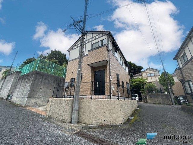 北総線「秋山」駅徒歩8分です。