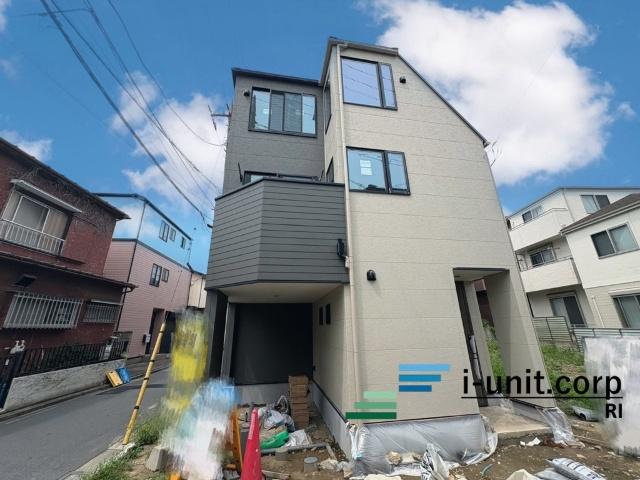 JR総武線「小岩」駅徒歩18分です。