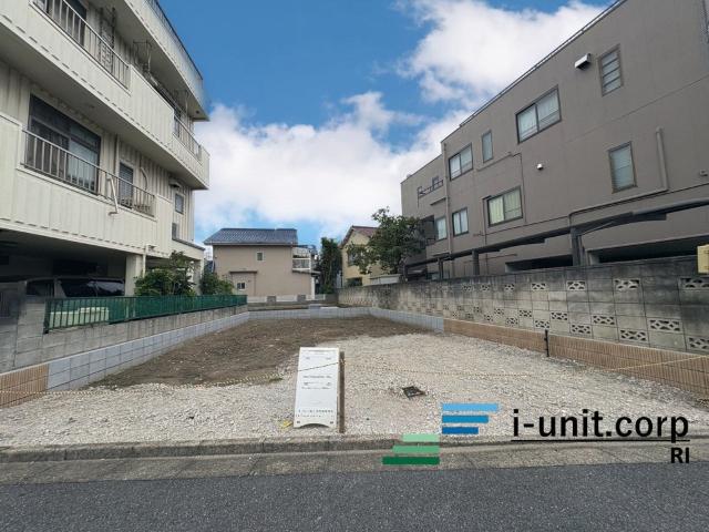 JR総武線「小岩」駅バス8分です。
