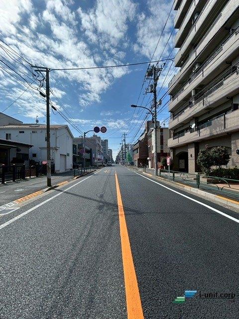 ナイスアーバン東小岩 前面道路含む現地写真