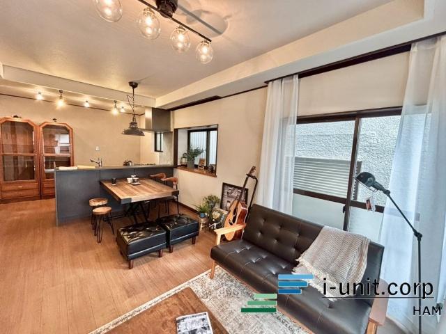 船橋市三咲５丁目　中古戸建 リビング