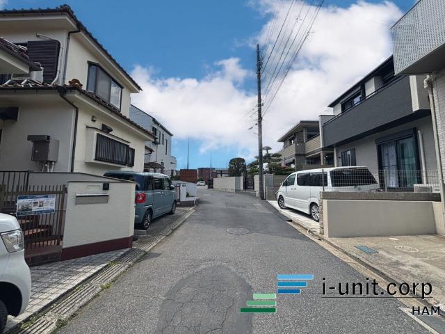 船橋市三咲５丁目　中古戸建 前面道路含む現地写真