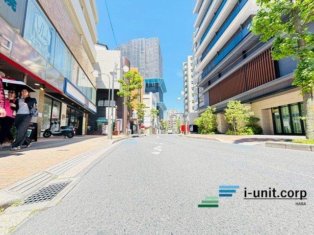 クレール市川 前面道路含む現地写真