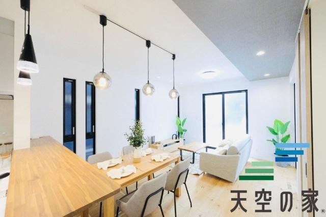 船橋市飯山満町新築戸建 リビング