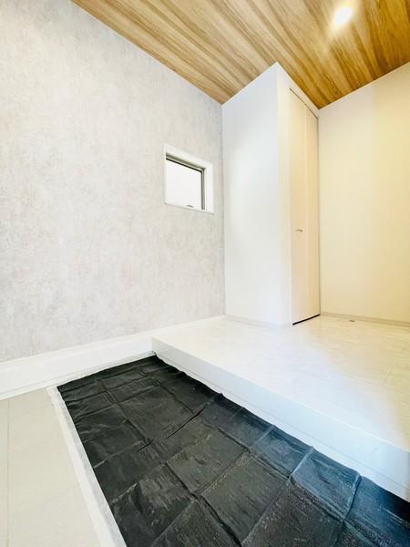 江戸川区一之江3丁目 新築戸建 玄関