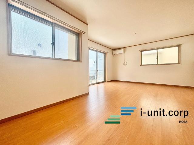 市川市大和田5丁目　中古戸建 リビング