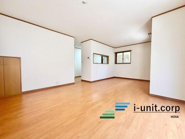 市川市大和田5丁目　中古戸建 リビング