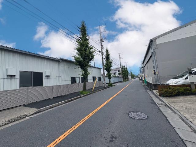 江戸川区松江6丁目　中古戸建 前面道路含む現地写真