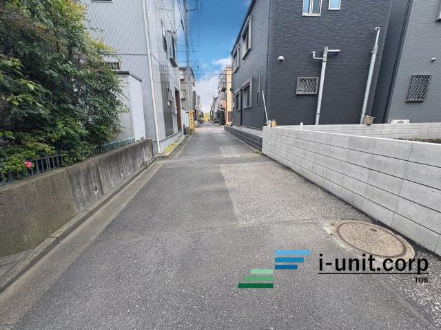 江戸川区春江町3丁目　新築戸建 前面道路含む現地写真