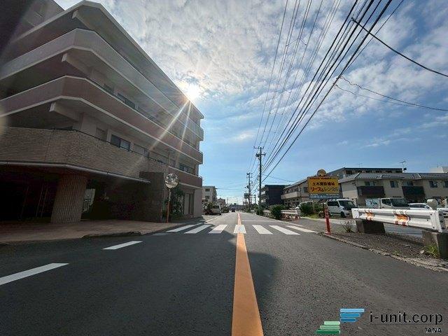 クレストフォルム市川南アクアビュー 前面道路含む現地写真