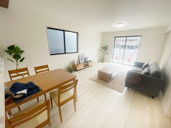 市川市本行徳 新築戸建 リビング